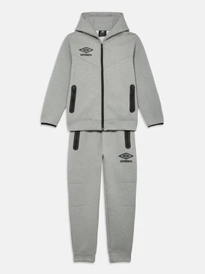 Dres Umbro