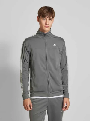 Dres o kroju tapered leg z wyhaftowanym logo ADIDAS SPORTSWEAR