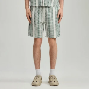 Dresowe białe szorty w zielone paski o wafelkowej strukturze House