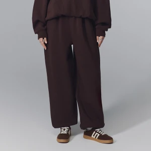 Dresowe brązowe joggery z wysokim stanem House