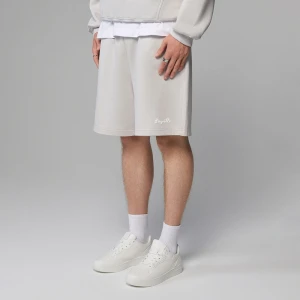 Dresowe jasnoszare szorty z nadrukiem Synth House