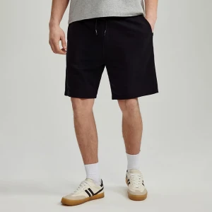 Dresowe szorty basic czarne House