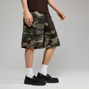 Zdjęcie produktu Dresowe szorty we wzór camo House