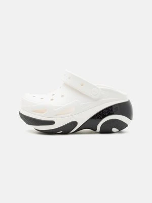 Drewniaki i Chodaki Crocs biały