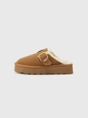 Drewniaki i Chodaki marco tozzi