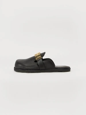 Drewniaki i Chodaki Moschino
