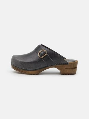 Drewniaki i Chodaki Sanita