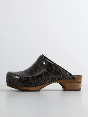 Drewniaki i Chodaki Sanita