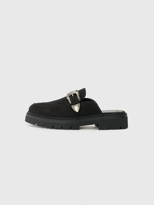 Drewniaki i Chodaki YOURTURN