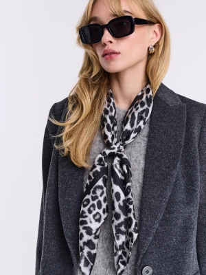 Duża jedwabna apaszka w jasną panterkę TARANKO