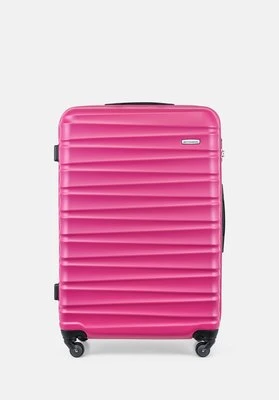 Duża walizka z ABS-u z żebrowaniem różowa Wittchen