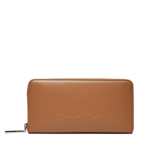 Duży Portfel Damski Calvin Klein Embossed Logo Zip Lg Wallet K60K612439 Brązowy