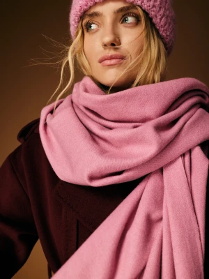 Duży różowy szal z frędzlami TARANKO