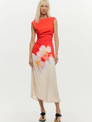 Dwukolorowa sukienka w kwiaty Desigual