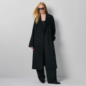 Dwurzędowy płaszcz z wełną i wiązaniem czarny House