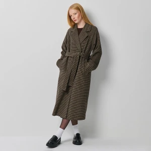 Dwurzędowy płaszcz z wełną i wiązaniem w pepitkę House