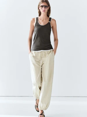 Dwuwarstwowy Top Na Ramiączkach Z Biżuteryjną Aplikacją - Brązowy - Massimo Dutti - Female