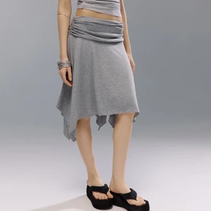 Dzianinowa jasnoszara spódnica z marszczonym pasem i asymetrycznym dołem House