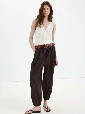 Ażurowy sweter bez rękawów z dekoltem w serek złamana biel - Kobieta - - MANGO