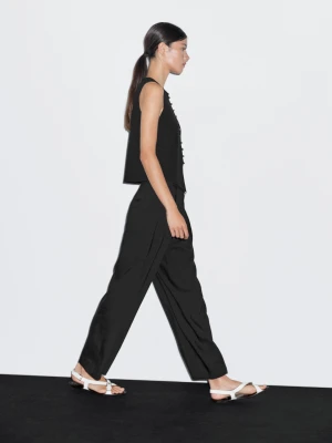 Dzianinowa Kamizelka Z Ozdobnymi Guzikami - Czarny - - Massimo Dutti - Kobieta