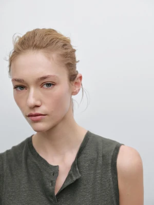 Dzianinowa Kamizelka Ze 100% Lnu - Zieleń Mchu - - Massimo Dutti - Kobieta