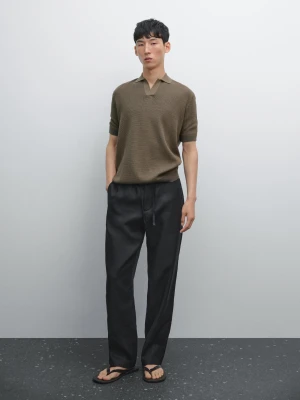 Dzianinowa Koszulka Polo Z Dekoltem W Serek I Fakturą - Beżowy - - Massimo Dutti - Mężczyzna