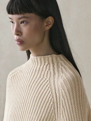 Dzianinowa Peleryna Z Ozdobnymi Rozcięciami - Popielaty - - Massimo Dutti - Kobieta