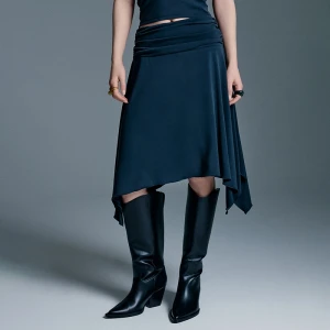 Dzianinowa spódnica z wywijanym pasem granatowa House