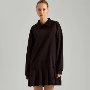 Dzianinowa sukienka z kołnierzykiem czarna House