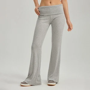 Dzianinowe spodnie dzwony z niskim stanem szare House