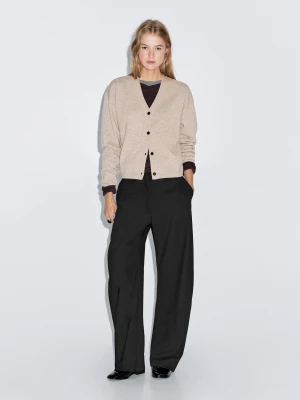 Dzianinowy Kardigan Z Mieszanki Wełny Z Dekoltem W Serek - Norkowy - - Massimo Dutti - Kobieta