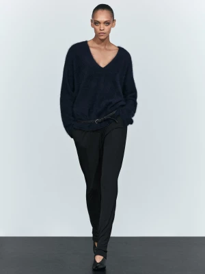 Dzianinowy Sweter Oversize Z Dekoltem W Serek - Ciemnoniebieski - Massimo Dutti - Female