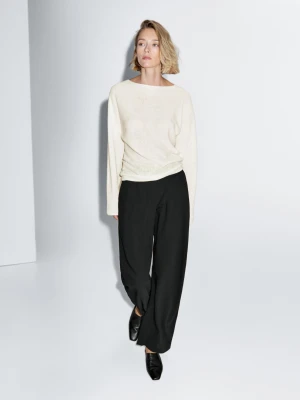 Dzianinowy Sweter Z Dekoltem Łódką - Surowy - - Massimo Dutti - Kobieta