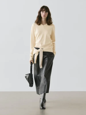 Dzianinowy Sweter Z Dekoltem W Serek - Waniliowy - - Massimo Dutti - Kobieta