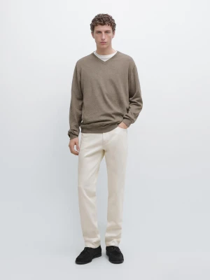 Zdjęcie produktu Dzianinowy Sweter Z Mieszanki Bawełny Z Dekoltem W Serek - Khaki - - Massimo Dutti - Mężczyzna