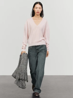 Dzianinowy Sweter Z Mieszanki Wełny Z Dekoltem W Serek - Blady Róż - Massimo Dutti - Female