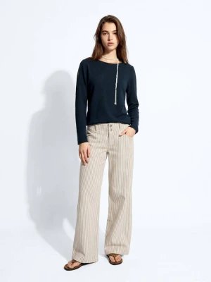 Dzianinowy sweter z rozcięciami granatowy - Teen - - MANGO TEEN