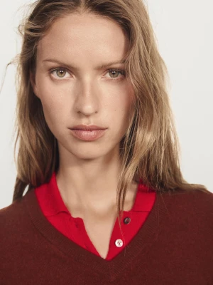 Dzianinowy Sweter Ze 100% Kaszmiru Z Dekoltem W Serek - Bordowy - - Massimo Dutti - Kobieta