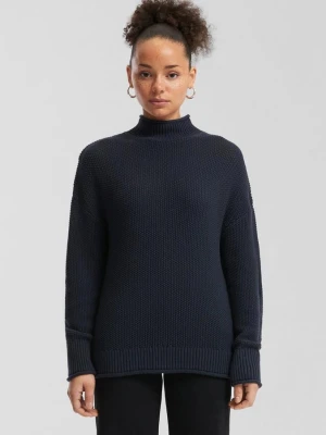 Dzianinowy sweter ze stójką z mieszanki bawełny QS niebieski