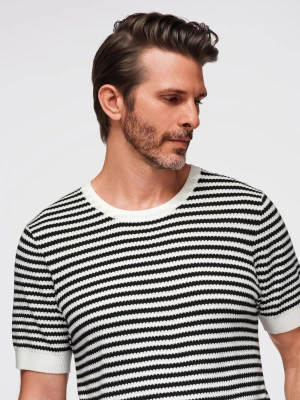 Dzianinowy t-shirt męski w marynarskie paski z ażurowym splotem – czarno-biały V1 - Rozmiar: S Ombre Clothing