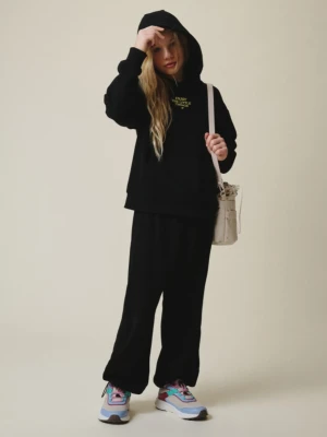 Dziewczęce spodnie dresowe 4F 4FJRSS26TTROF1869 - czarne 4F JUNIOR