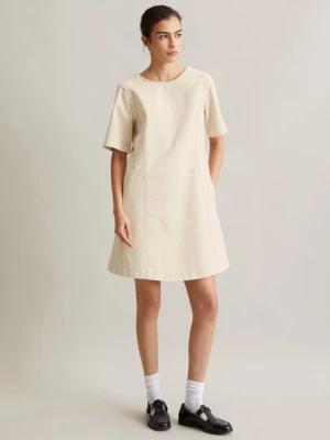 Dżinsowa sukienka mini na luzie Marc O'Polo bílá