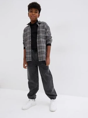 Dżinsy bojówki o kroju loose fit z materiału z domieszką stretchu, z elastyczną gumką w pasie bonprix