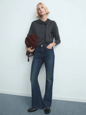 Dżinsy Fiona flare ze średnim stanem ciemnoniebieski - Kobieta - - MANGO