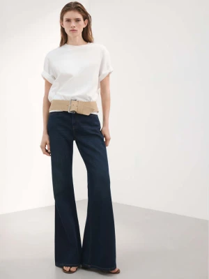 Dżinsy flare ze średnim stanem ciemnoniebieski vintage - Kobieta - - MANGO