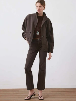 Dżinsy Sienna flare crop czekoladowy - Kobieta - - MANGO