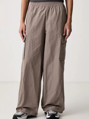 EA7 Emporio Armani spodnie damskie brązowy