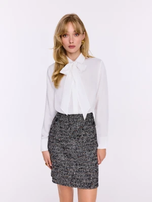 Elegancka biała bluzka z kokardą pod szyją TARANKO