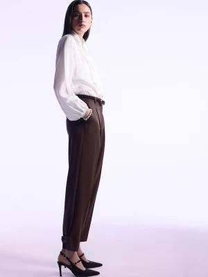 Elegancka biała bluzka z wiskozy z żabotem TARANKO