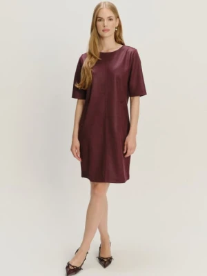 Elegancka bordowa sukienka o prostym fasonie Greenpoint